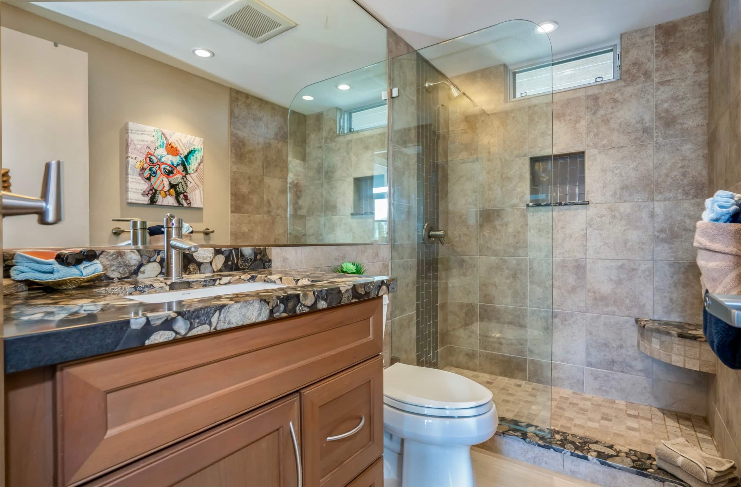 Ocean Front With Ocean View! AC, King Bed, 2 Bath! - Image 13