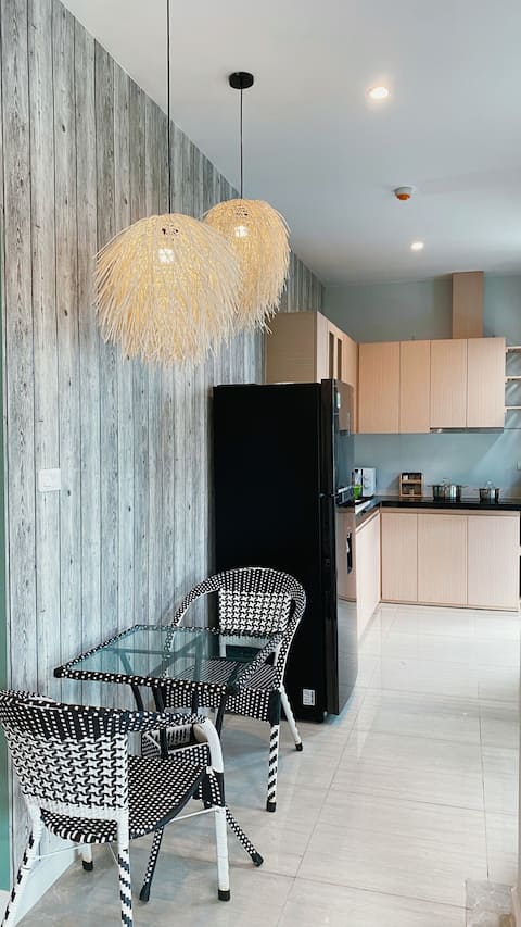 8BR West PQ beach townhouse shared swimming pools