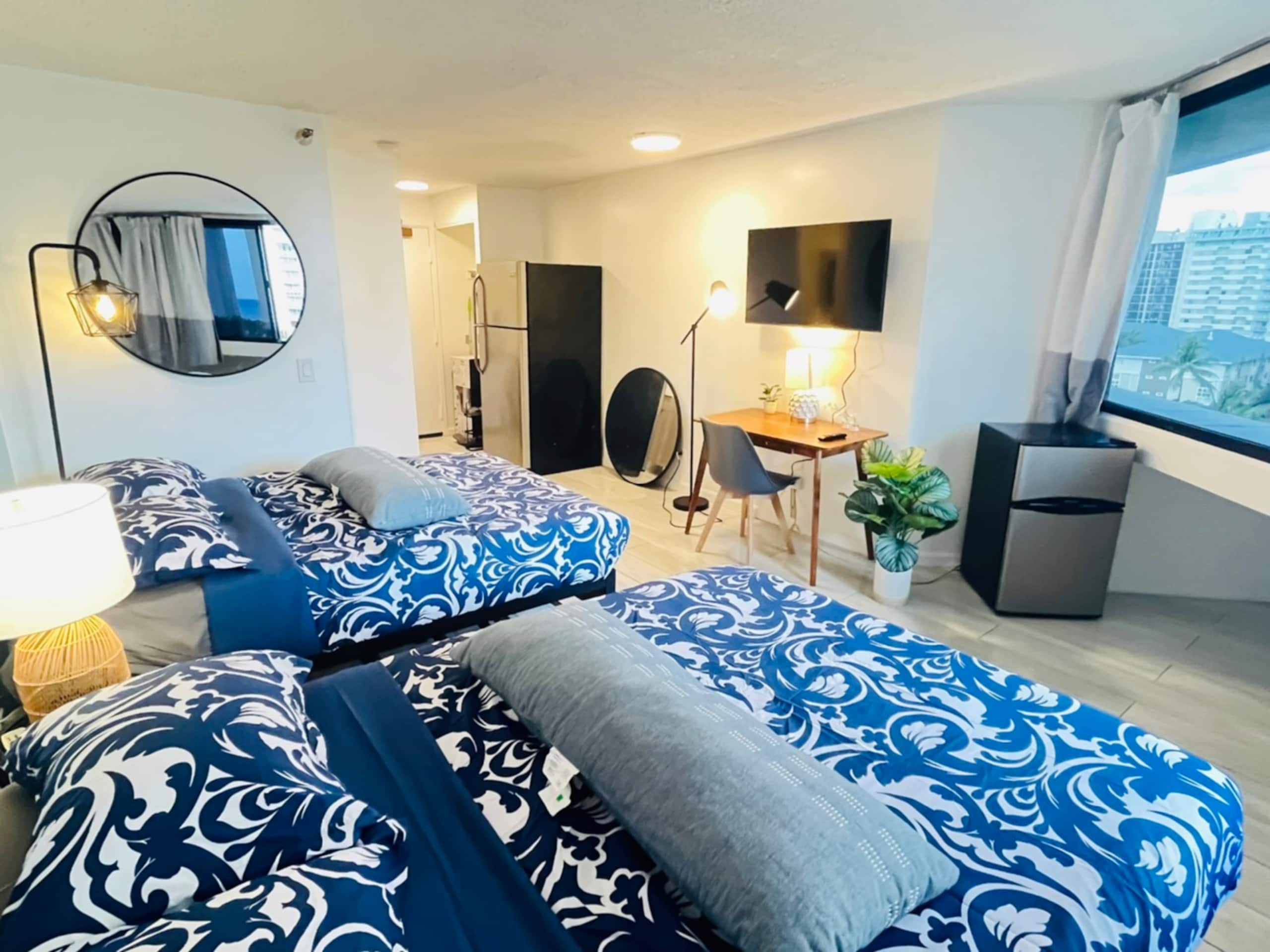 Condo in Honolulu · ★4.69 · 1 bedroom · 2 beds · 1 private bath - Image 15