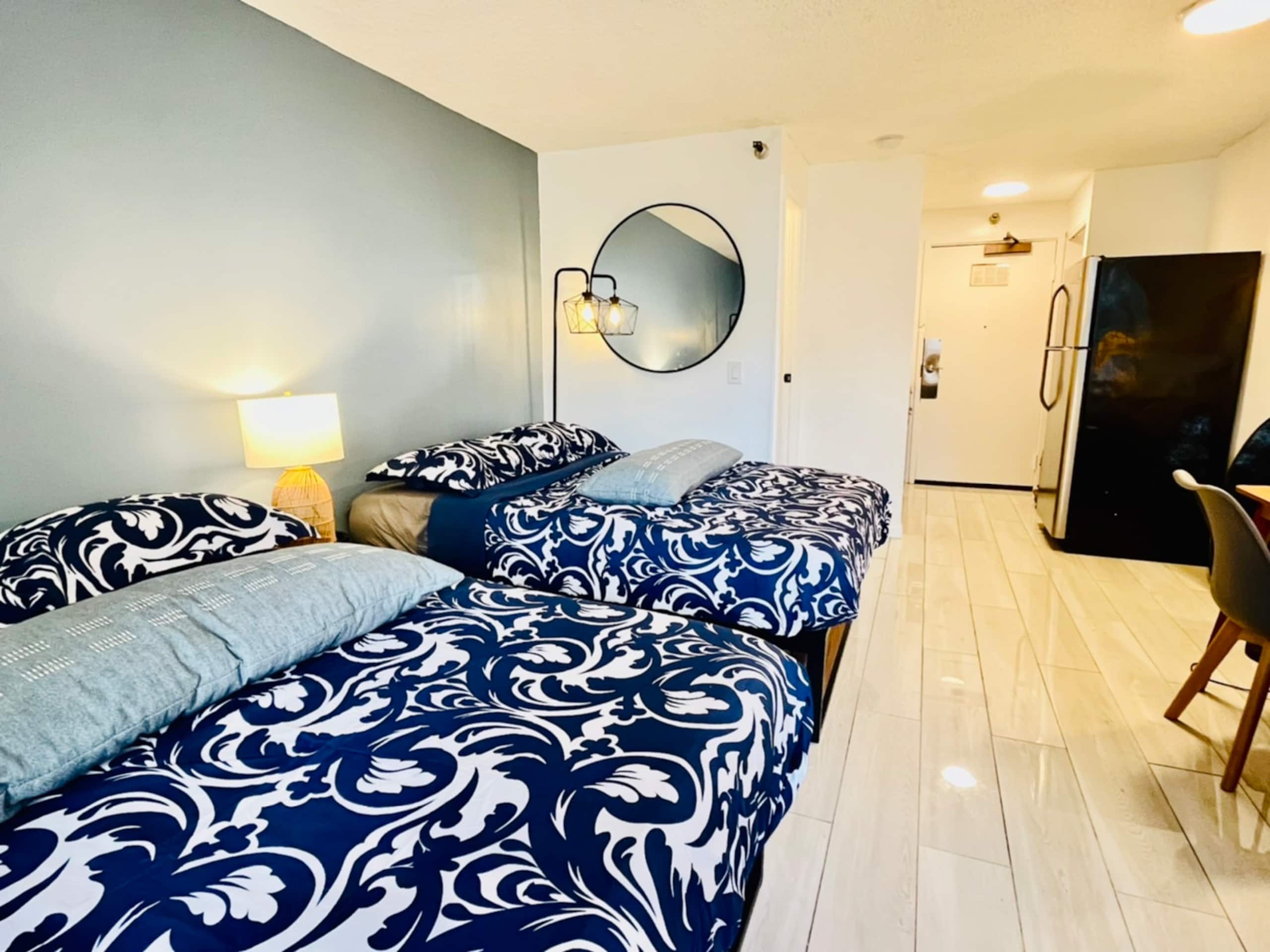 Condo in Honolulu · ★4.69 · 1 bedroom · 2 beds · 1 private bath - Image 14