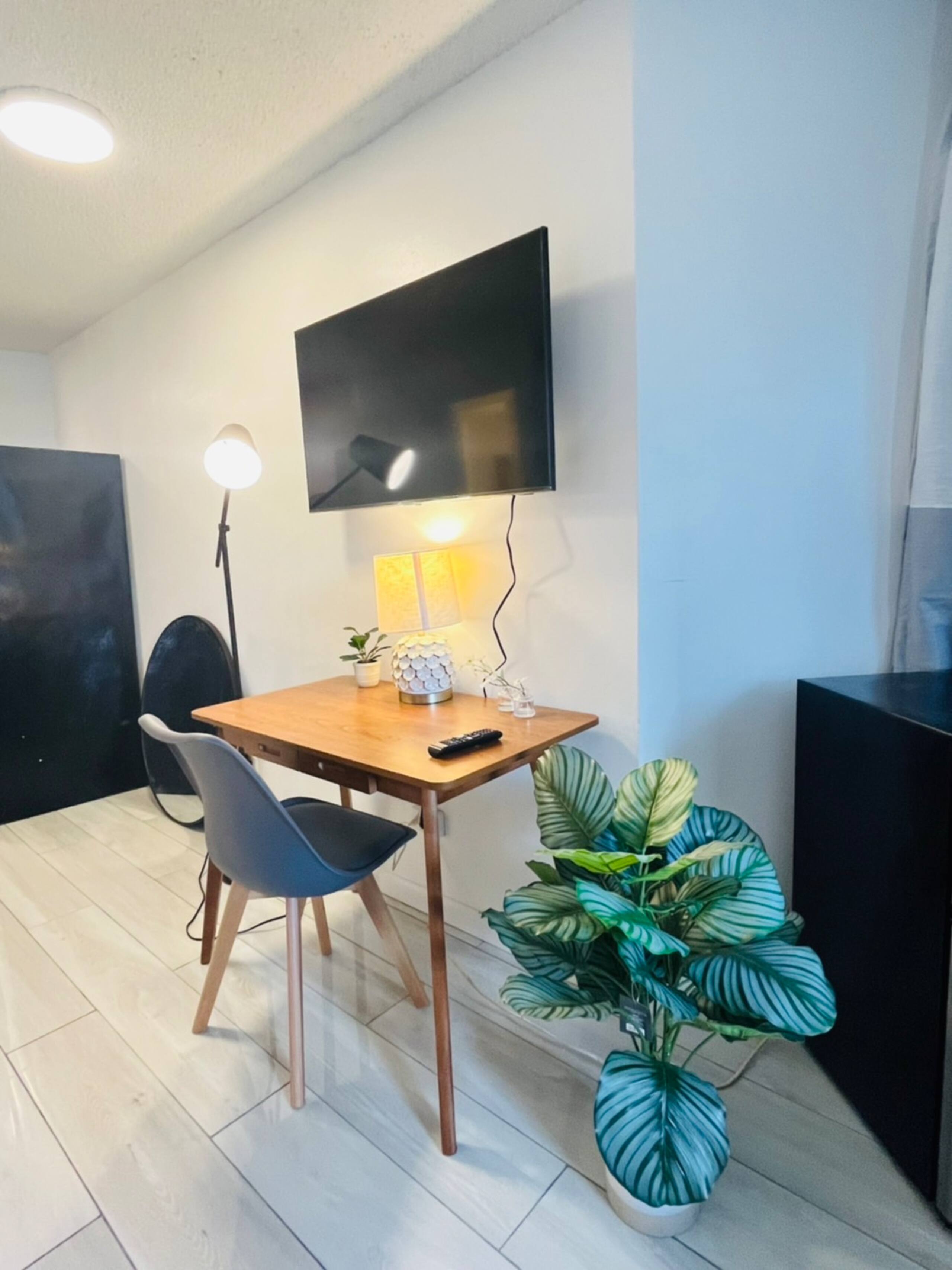 Condo in Honolulu · ★4.69 · 1 bedroom · 2 beds · 1 private bath - Image 22