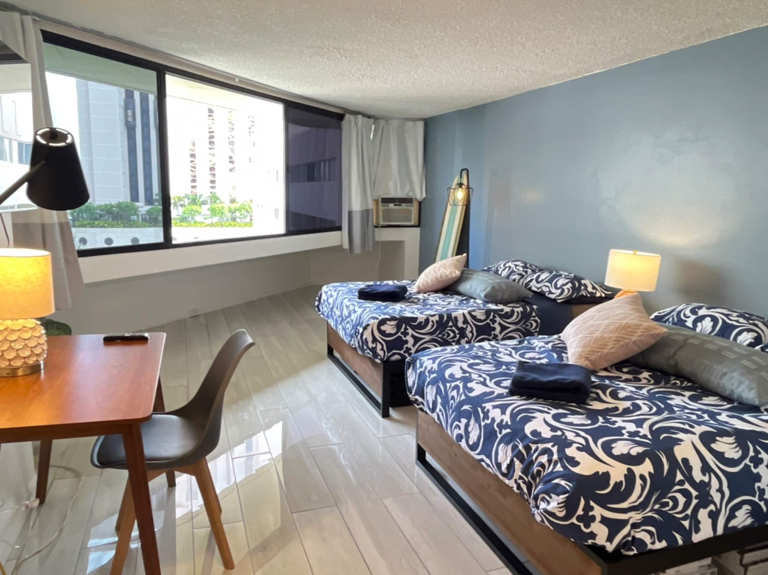 Condo in Honolulu · ★4.69 · 1 bedroom · 2 beds · 1 private bath - Image 18