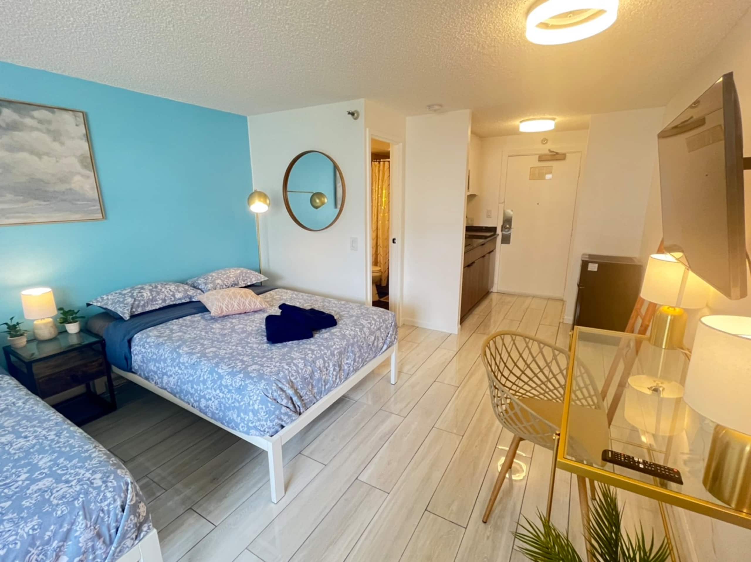 Condo in Honolulu · ★4.65 · 1 bedroom · 2 beds · 1 private bath - Image 11