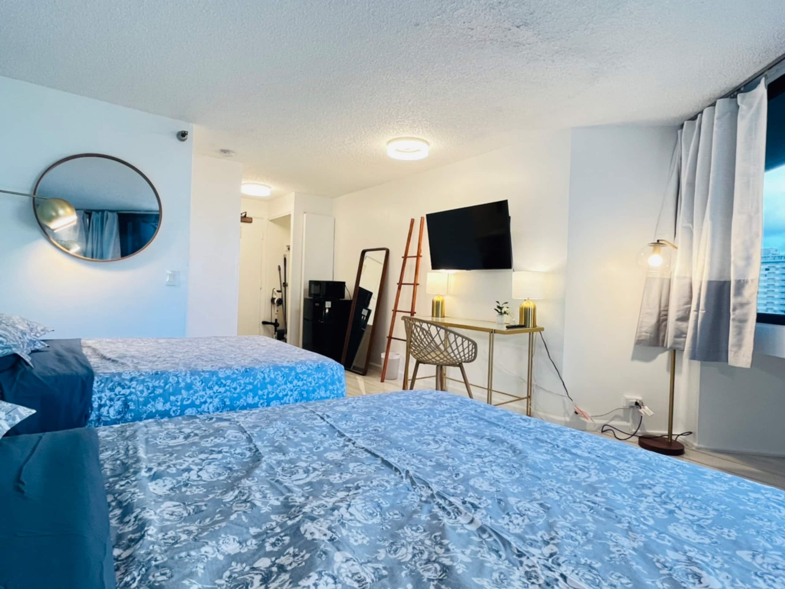Condo in Honolulu · ★4.65 · 1 bedroom · 2 beds · 1 private bath - Image 21