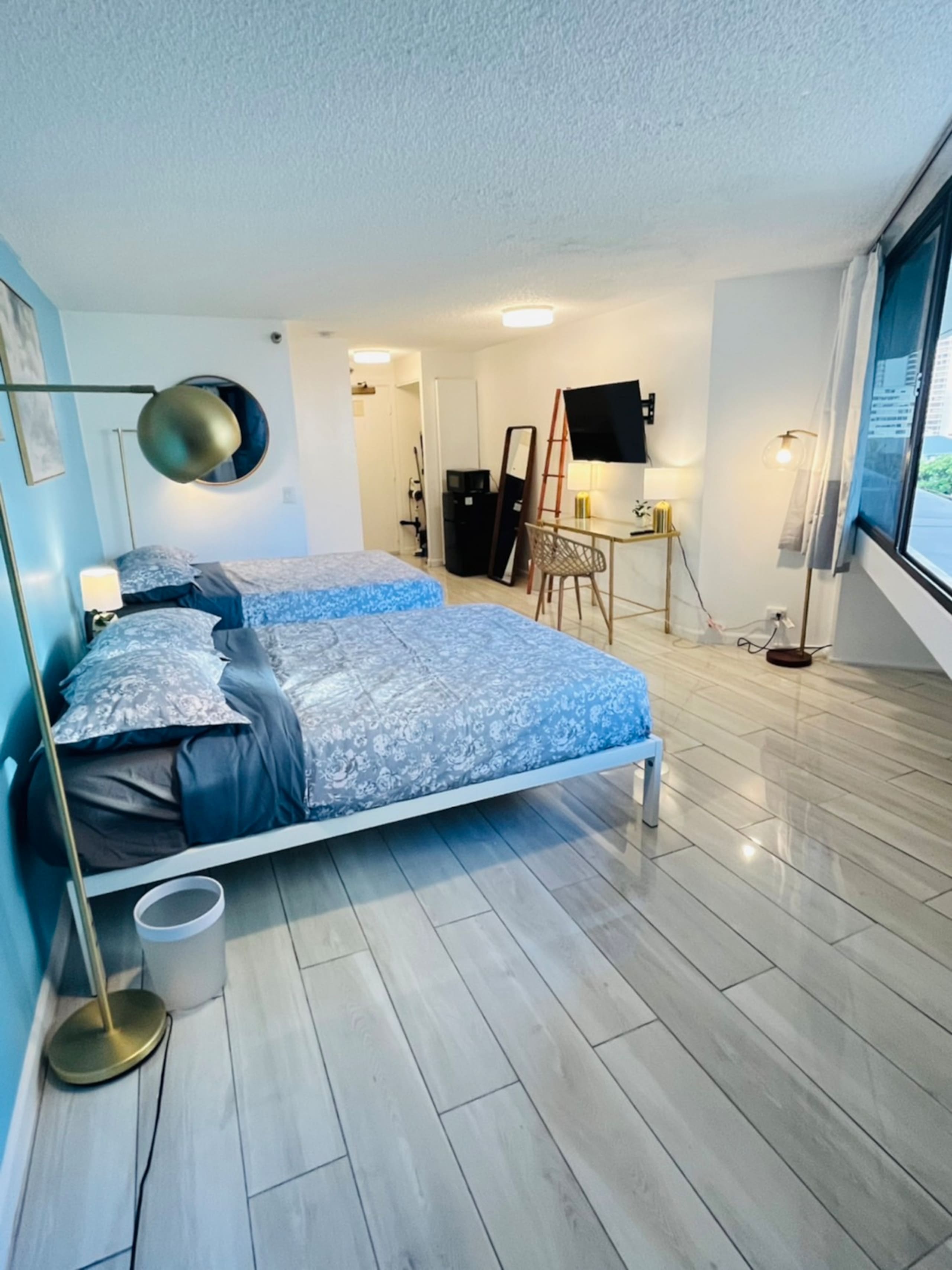 Condo in Honolulu · ★4.65 · 1 bedroom · 2 beds · 1 private bath - Image 23