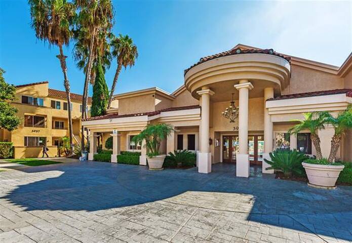 Venetian Condos managed Airbnb listing 1