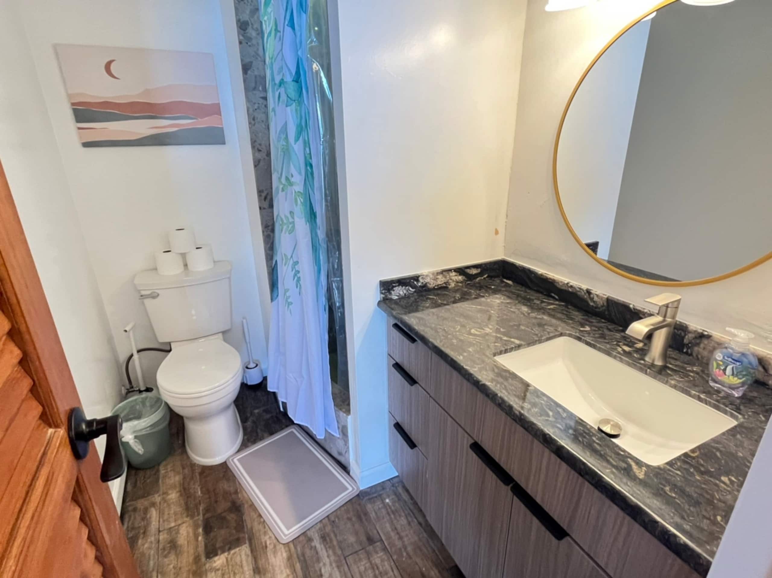 Condo in Honolulu · ★4.72 · 1 bedroom · 2 beds · 1 private bath - Image 18