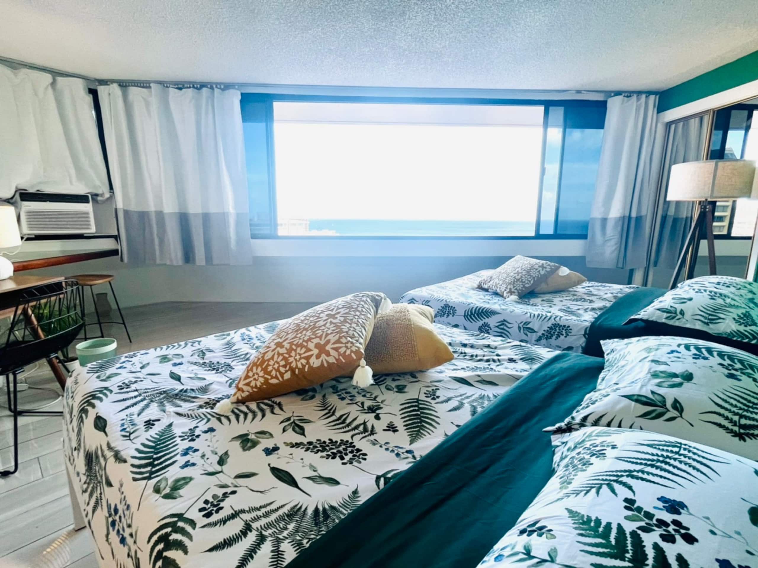 Condo in Honolulu · ★4.87 · 1 bedroom · 2 beds · 1 private bath - Image 9