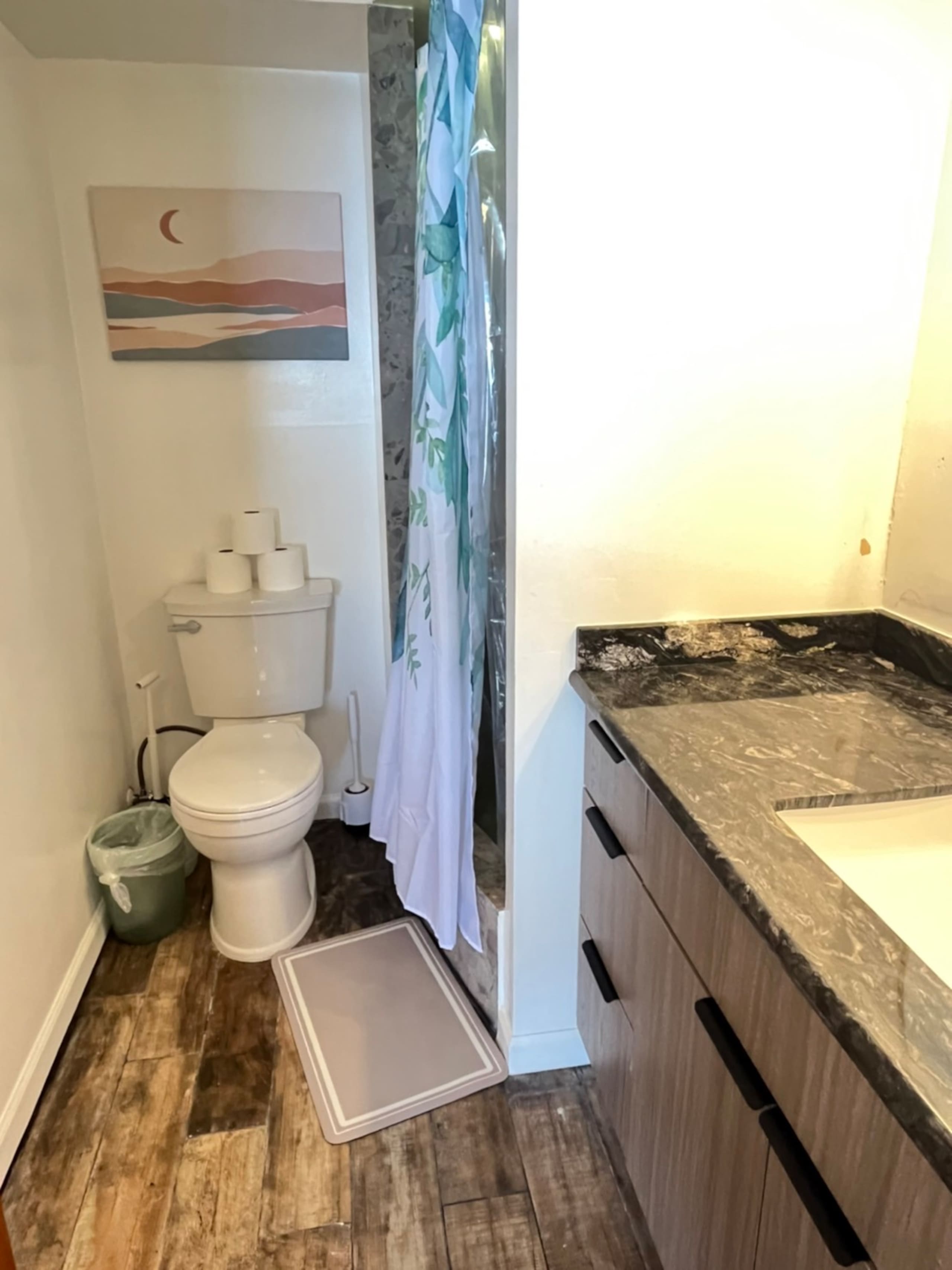Condo in Honolulu · ★4.87 · 1 bedroom · 2 beds · 1 private bath - Image 22