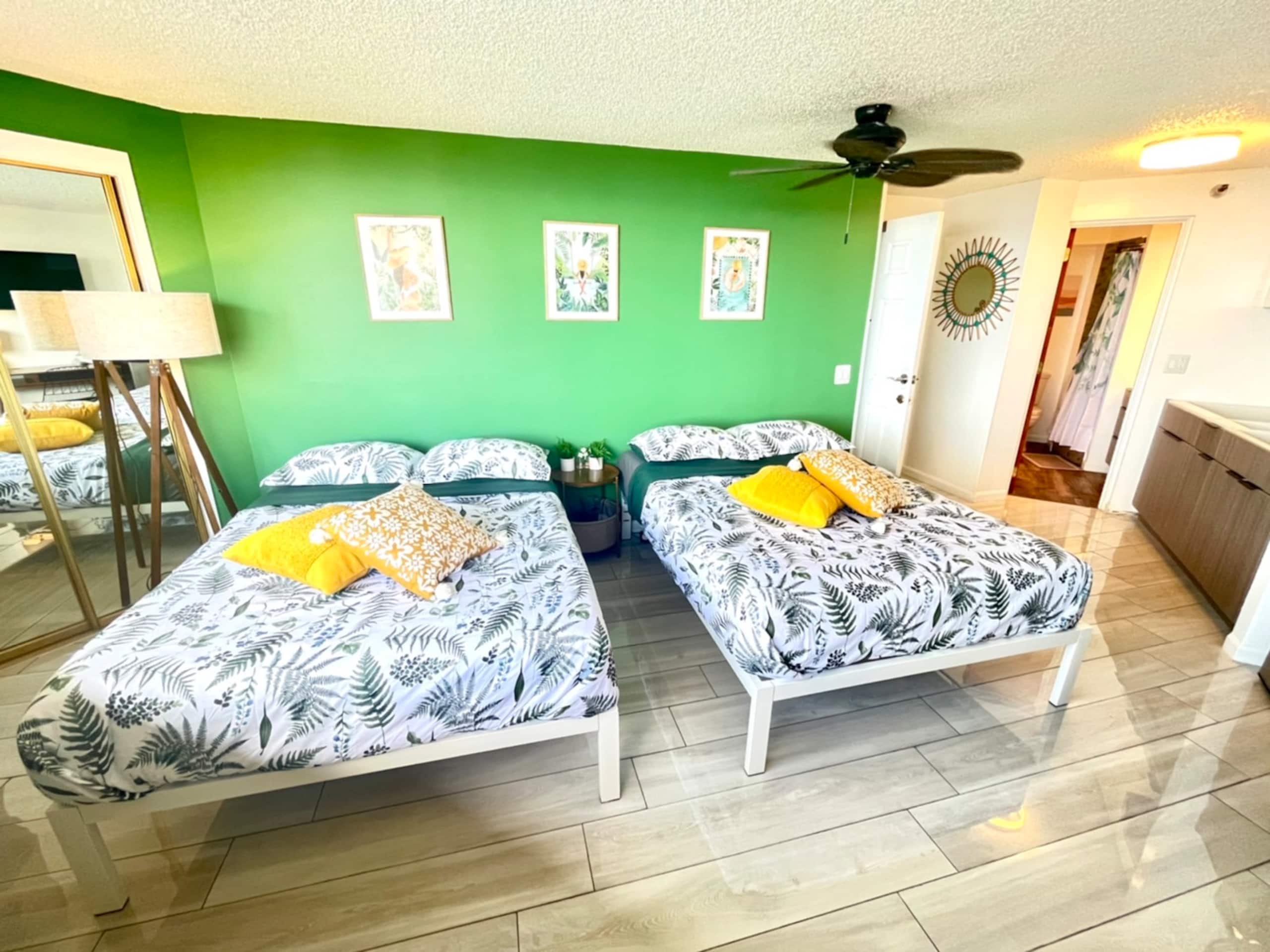 Condo in Honolulu · ★4.87 · 1 bedroom · 2 beds · 1 private bath - Image 1