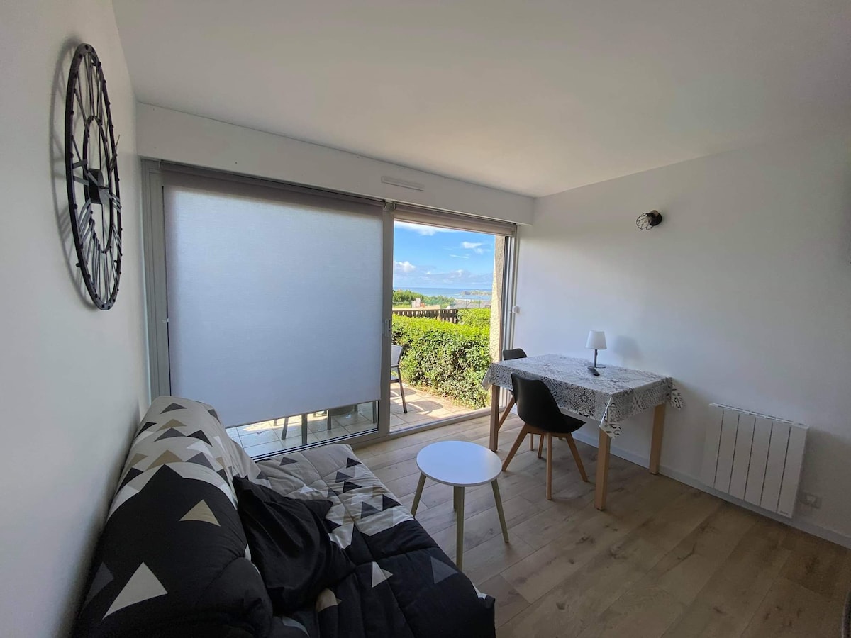 Airbnb performant: Sea view, comfortable studio. à Guidel