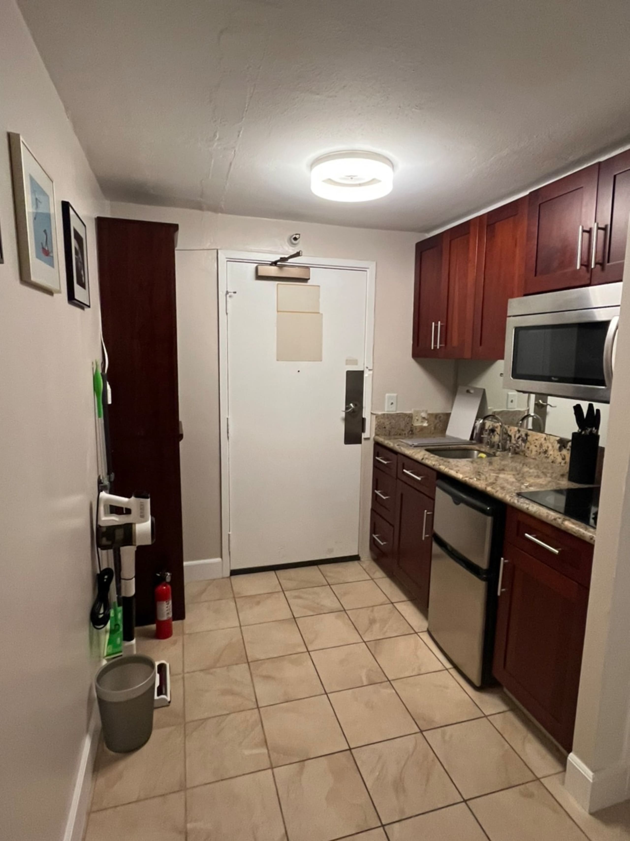 Condo in Honolulu · ★4.5 · 1 bedroom · 2 beds · 1 private bath - Image 4