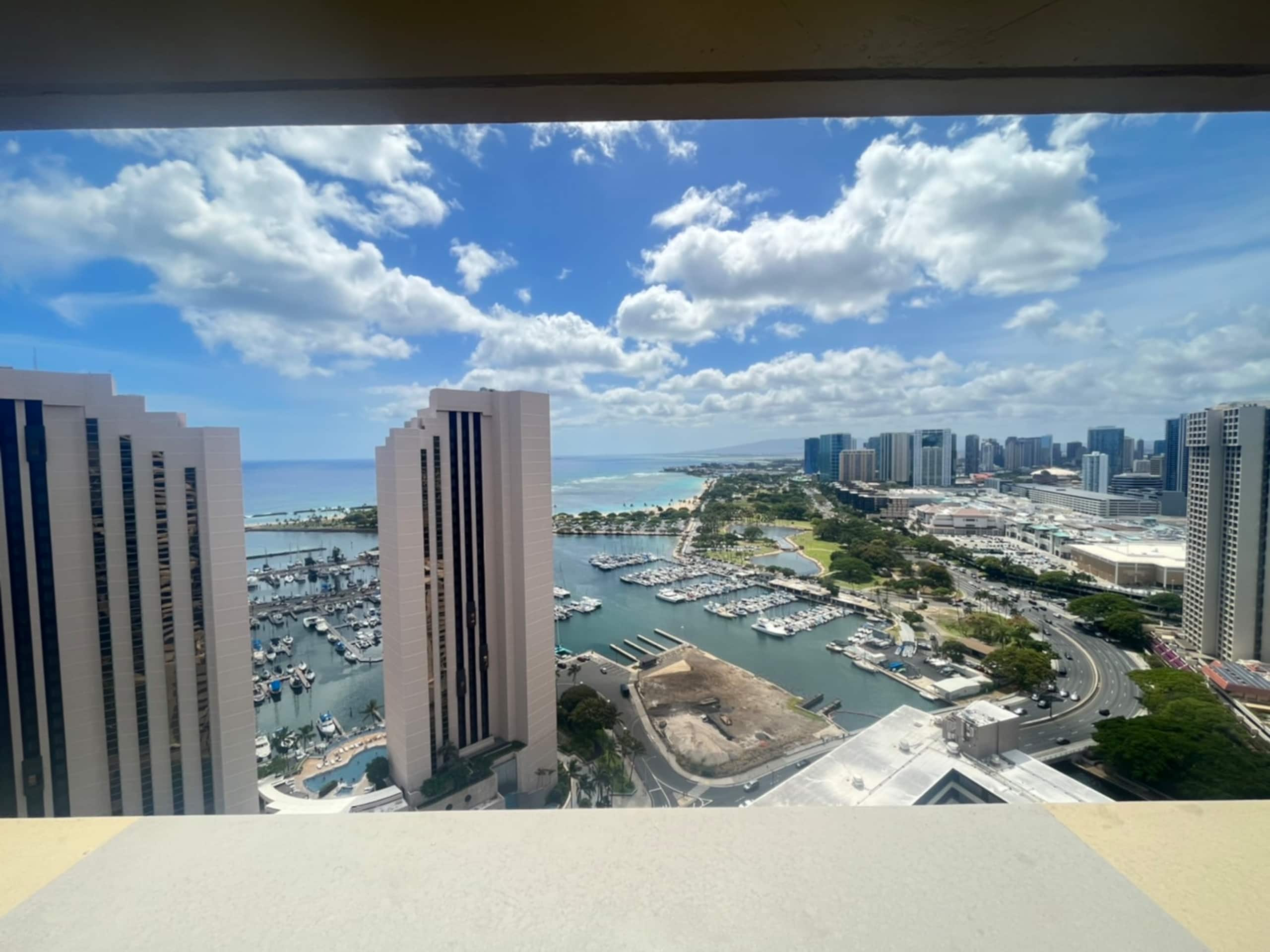 Condo in Honolulu · ★4.5 · 1 bedroom · 2 beds · 1 private bath - Image 25