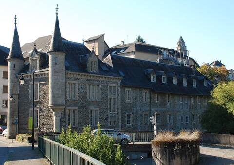 17 Come and sleep in a historic monument