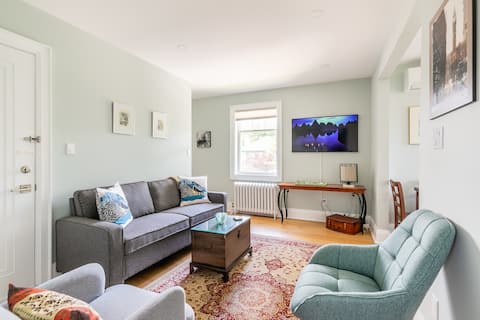 Top performing Airbnb: Peaceful & Comfy 2BR • Bloor West Village Charm! in Parkdale—High Park
