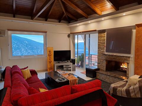 Luxury Maisonette with Fireplace and lovely goddess