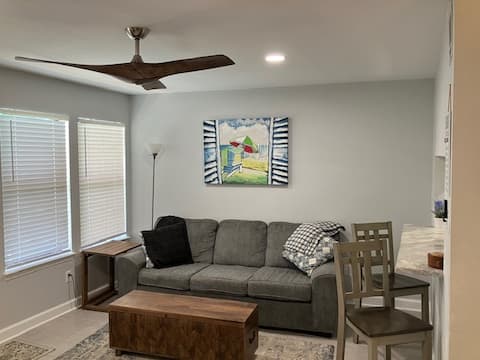 Top performing Airbnb: Life's Better at the Beach 2/2 Condo near Beach in Alabama