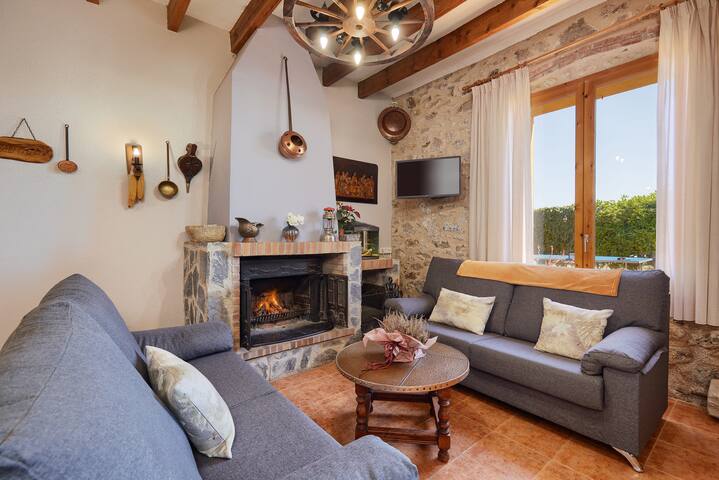 Casa Rural 16+8 Pers cerca de la playa Costa Brava gallery image 3