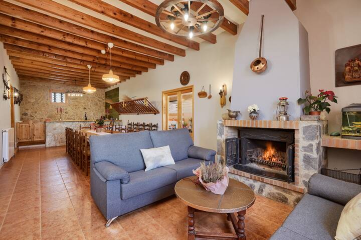 Casa Rural 16+8 Pers cerca de la playa Costa Brava gallery image 2