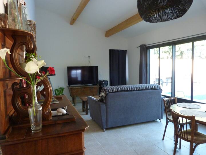 Jolie Maisonnette Avec Piscine Privée - Graveson