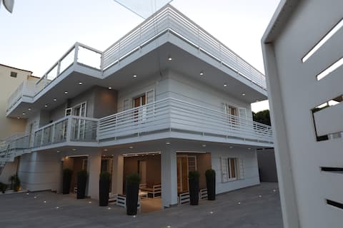 Borgo Alto - Pompeii, Sorrento, Amalfi [Parthenope]