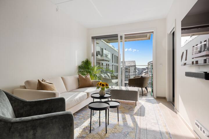 Barcode luxurious apartment, prime location gallery image 4