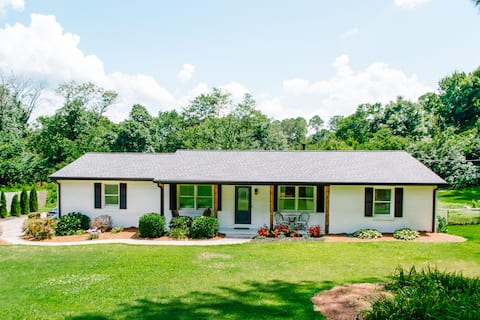 Roswell Retreat Near Canton Street