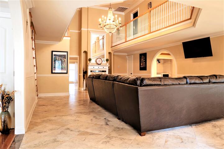 Luxurious Welcoming Vacation and Rental Home gallery image 4