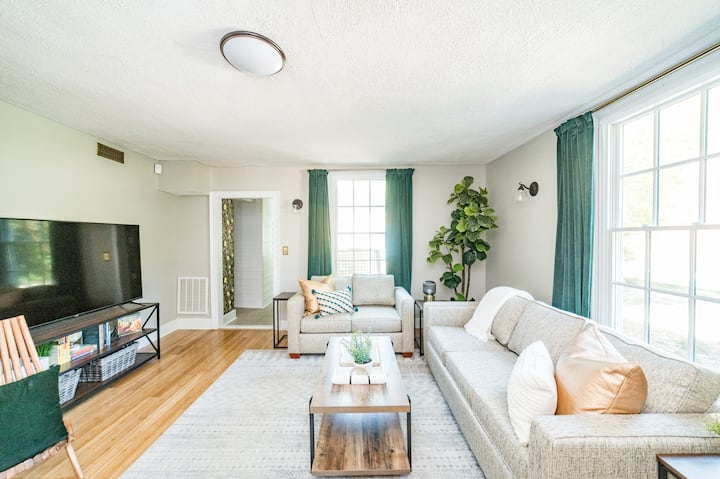 "The house is so beautiful - love the national park theming and the historic restoration. Great location in the historic district."