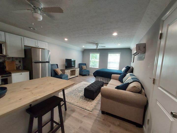 New studio apartment near Conley Bottom Serviced apartments for Rent