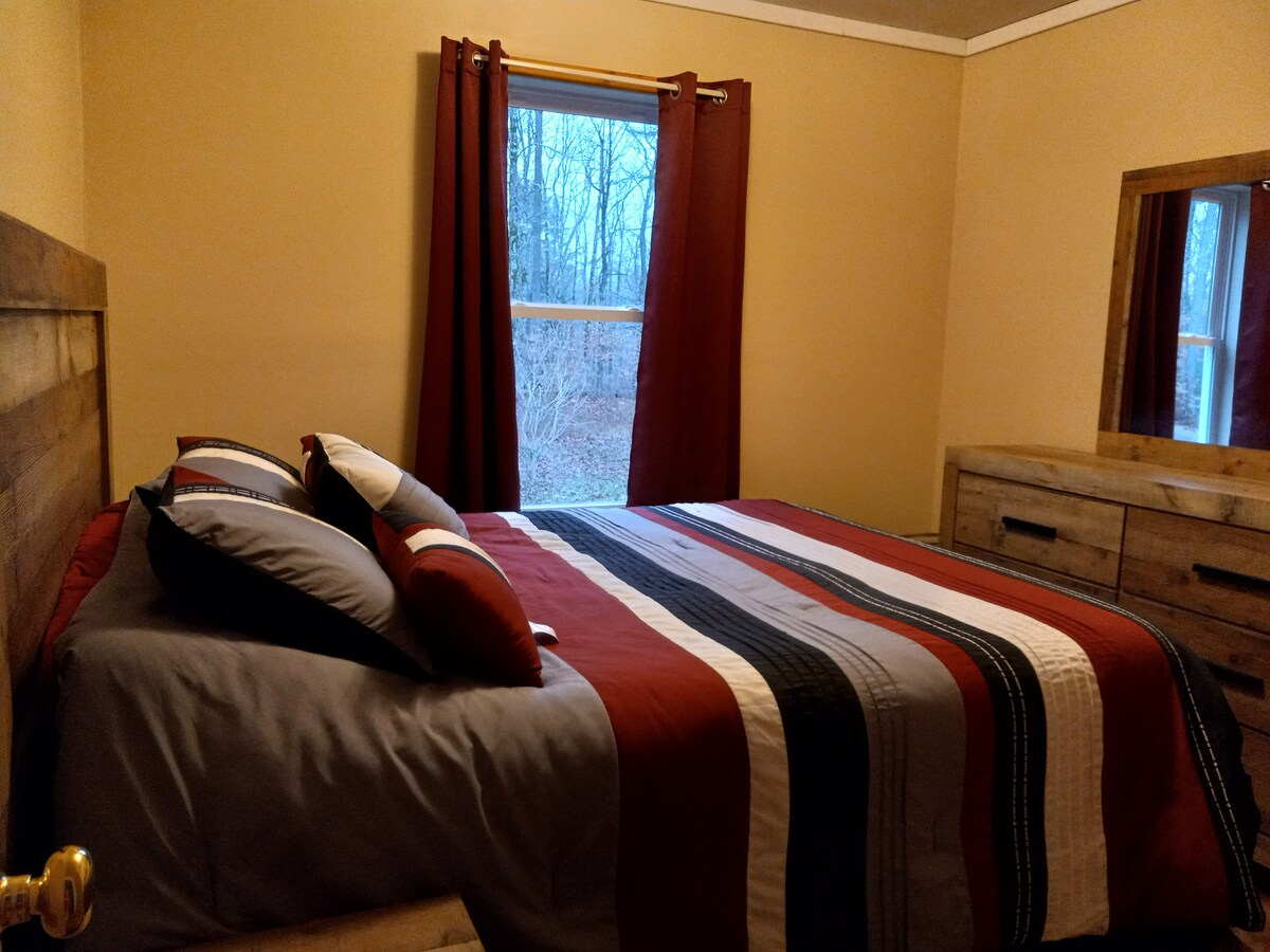 Spavaća soba s bračnim krevetom (širine 150