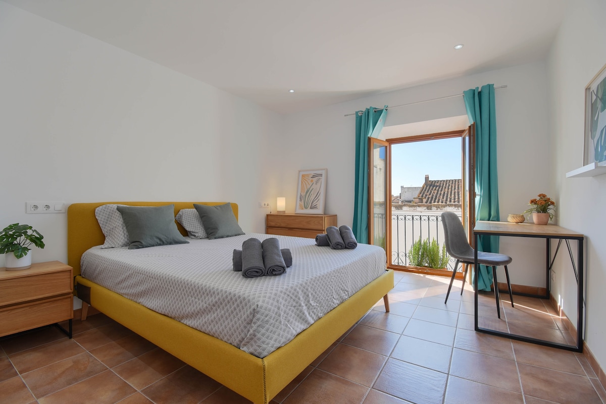 带工作/单间公寓的主卧 