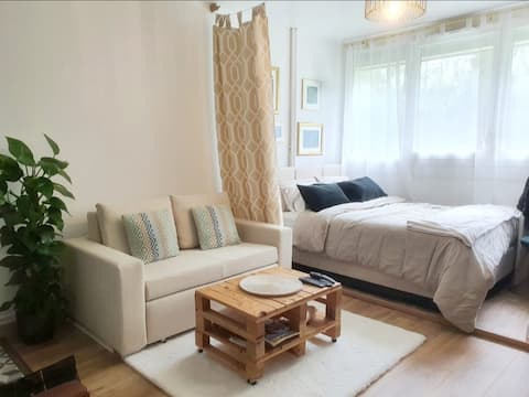Top Airbnb: Lovely Fully Furnished Studio at 5min from Geneva à Ferney Voltaire