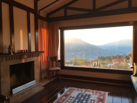 Top Airbnb: Magical Valley: Panoramic Stone Villa at the Summit in Seferihisar