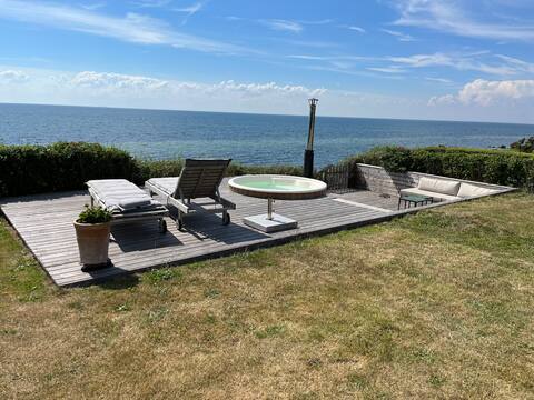 3 bedroom beach house with private beach & hot tub