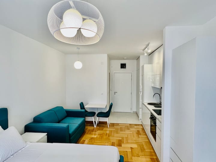 Lovely Studio Apartment-blue/free Parking - Budva