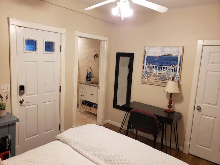 Adorable 1 Bedroom With Free Parking On Premises - Point Pleasant, NJ