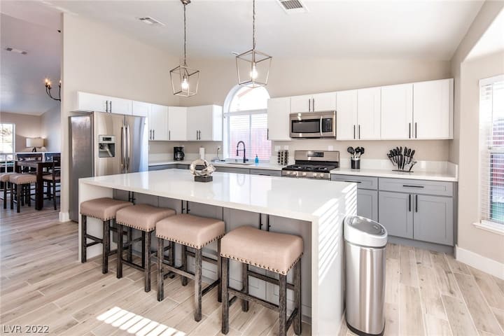 Modern and Bright Resort Style Home w/ Heated Pool