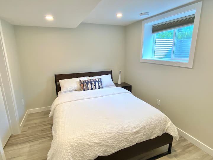 غرفة نوم ثانية مريحة - سرير بحجم كوين