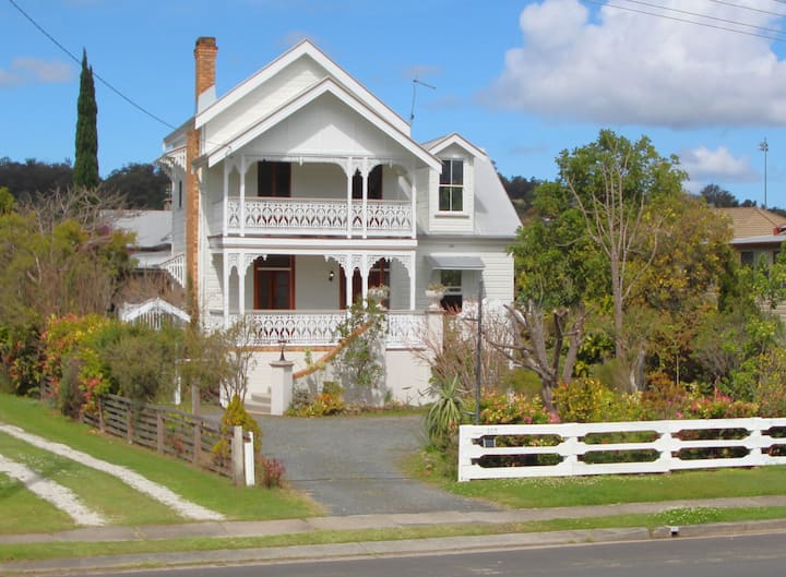 Riverwood Lodge Waterfront view Houses for Rent in Maclean, New