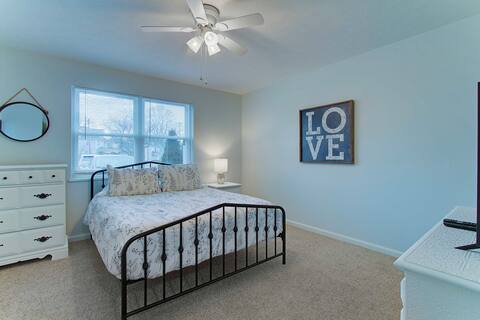 Central & Cozy 1BR near Hall of Fame/Airport