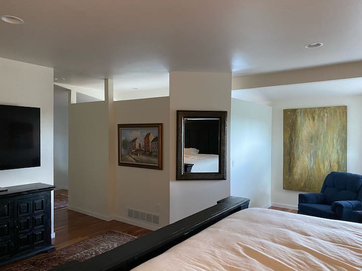 Contemporary Home In Quiet/central Neighborhood - Colorado Springs, CO