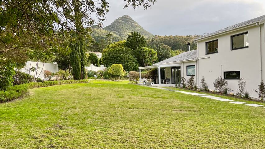 Tranquil Garden Apartment gallery image 3