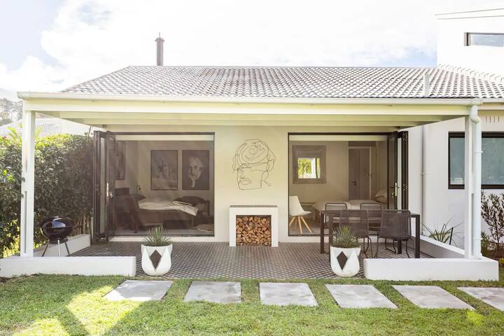 Tranquil Garden Apartment gallery image 2