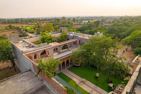 Khohar Haveli with Complimentary Breakfast