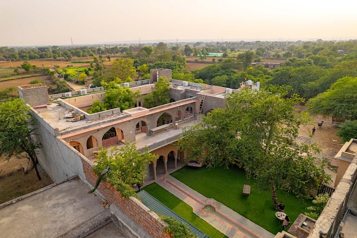 6BR Lux Villa w/Pool+BFST | SV at Khohar Haveli