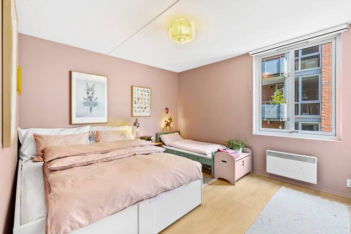 Family friendly | Free parking | EV charging gallery image 3