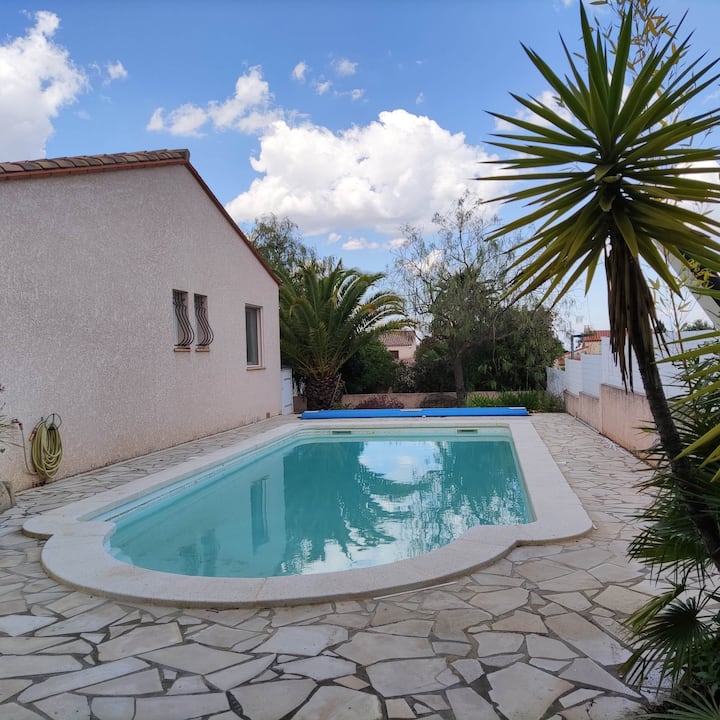 Pleasant villa with SEA and MOUNTAIN POOL