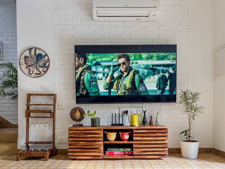 Living room image 2