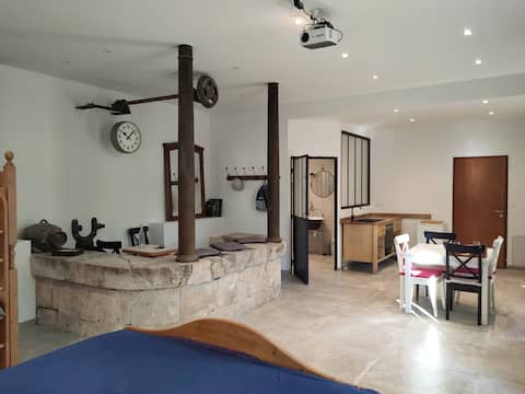 At the foot of Perouges, 10 quiet beds